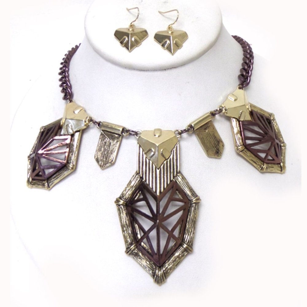 Geometric metal necklace set